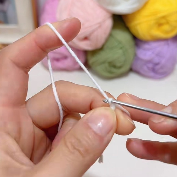 Handmade yarn weaving - Picture 2 of 4